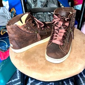 UGG Brown Sneakers Sz. 7.5